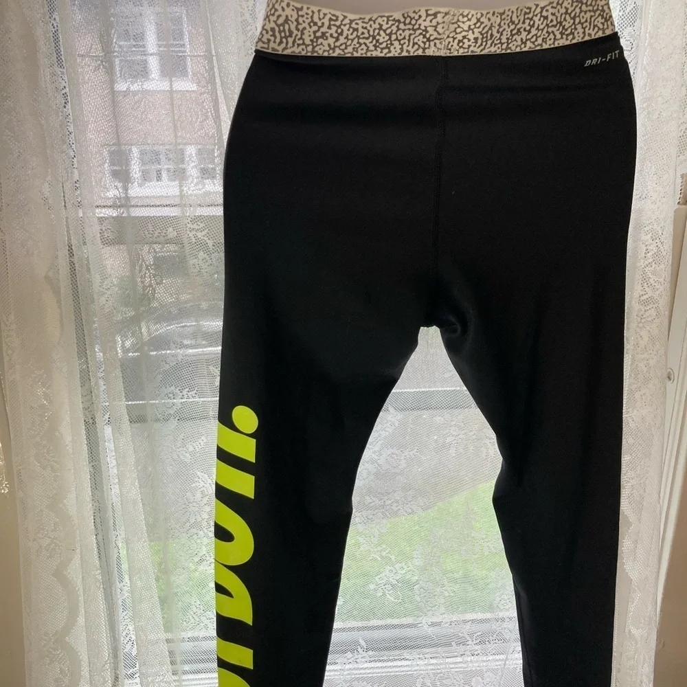 Nike black leggings